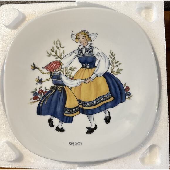 Rörstrand Sweden Sverigedräkten Wall Plate Swedish National Costume w Box - Picture 3 of 9